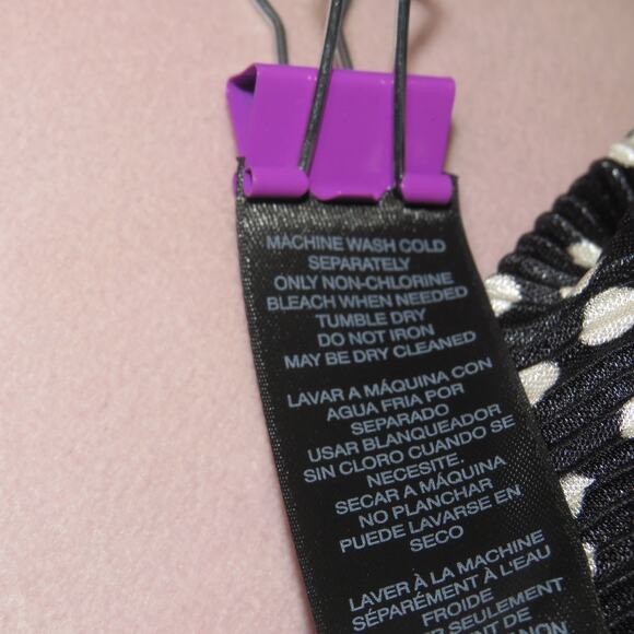 Chico’s Travelers Black Polka Dot Print Pleated Plisse Short Sleeve Top - Picture 10 of 10